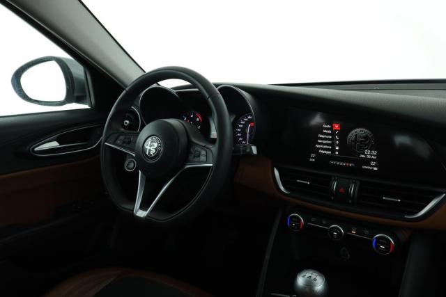 Alfa Romeo Giulia image 6