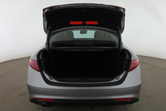 Alfa Romeo Giulia image 4