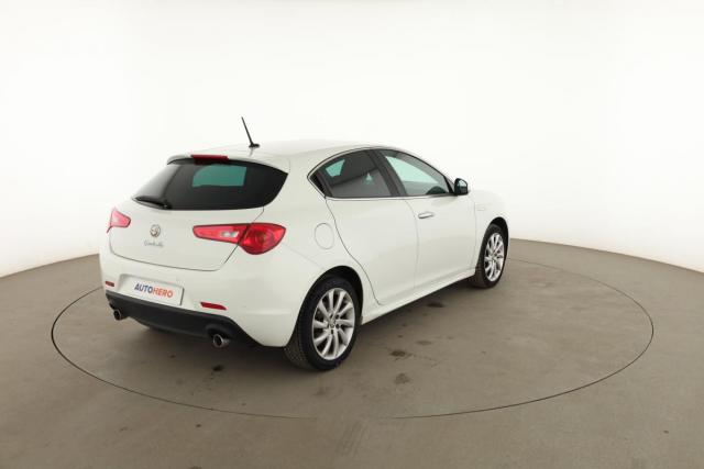 Alfa Romeo Giulietta image 5