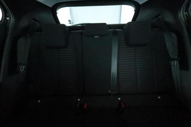 Peugeot 2008 image 9