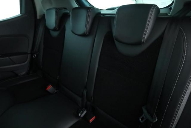 Renault Clio image 2