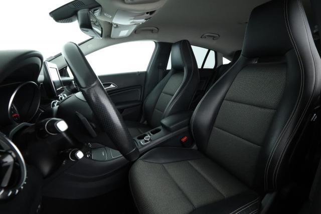 Mercedes Benz Cla Shooting Brake image 6