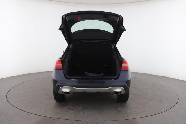 Mercedes Benz Gla image 2
