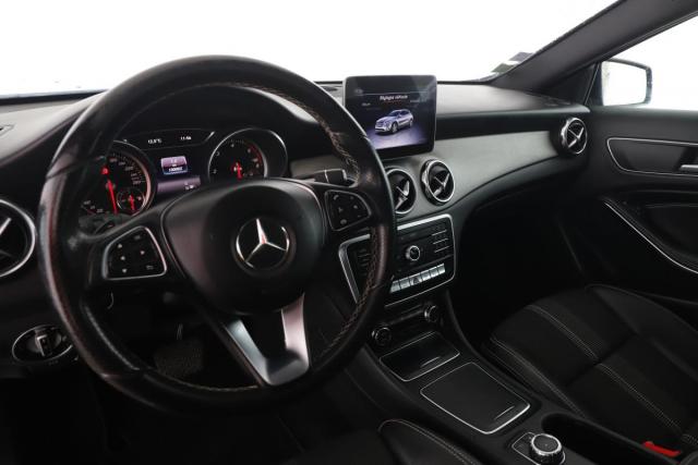 Mercedes Benz Gla image 8