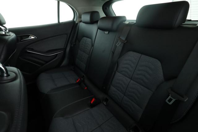 Mercedes Benz Gla image 6