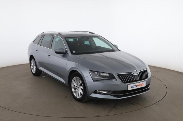 Skoda Superb Combi image 1