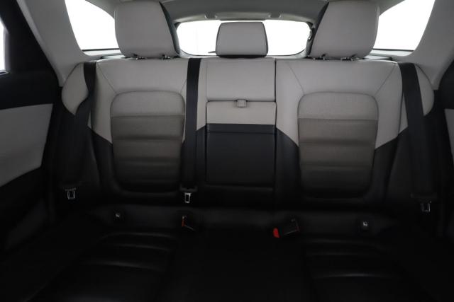 Renault Talisman Estate image 2