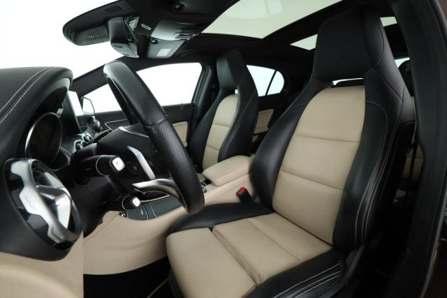 Mercedes Benz Gla image 4