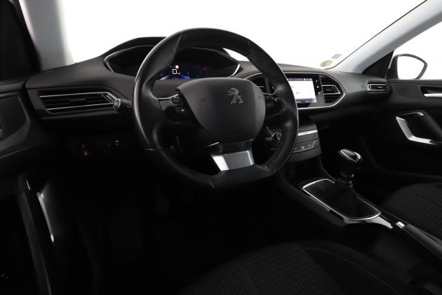 Peugeot 308 image 6