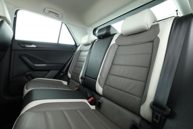 Volkswagen T-Roc image 8