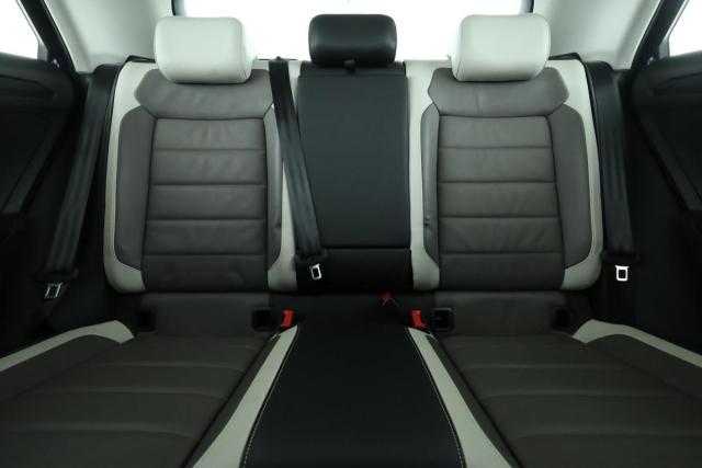 Volkswagen T-Roc image 5