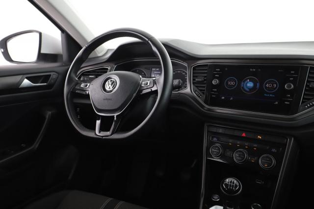 Volkswagen T-Roc image 5