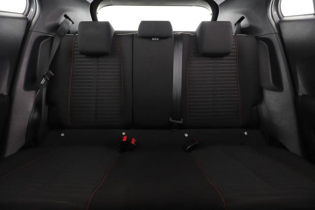 Peugeot 2008 image 9