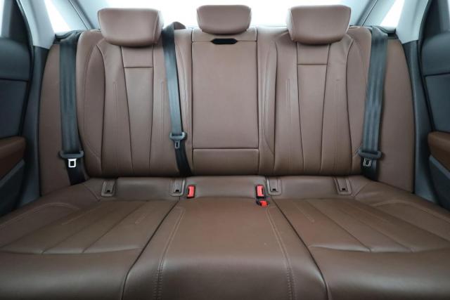 Audi A4 image 2