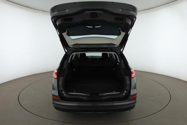 Ford Mondeo image 2