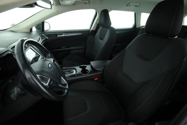 Ford Mondeo image 7