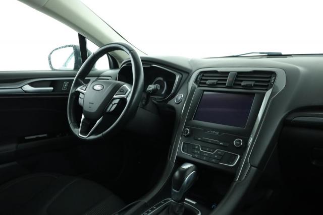 Ford Mondeo image 6
