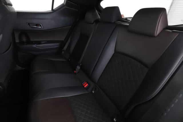 Toyota C-Hr image 1