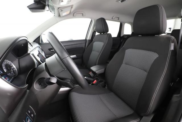 Suzuki Vitara image 8