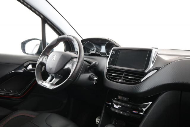 Peugeot 2008 image 8