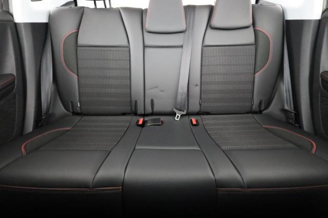 Peugeot 2008 image 2