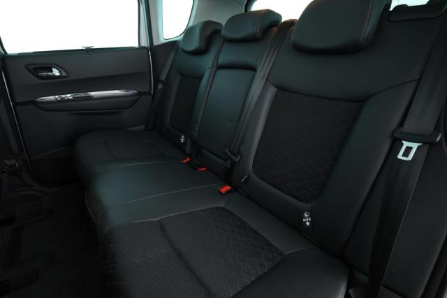 Peugeot 3008 image 1