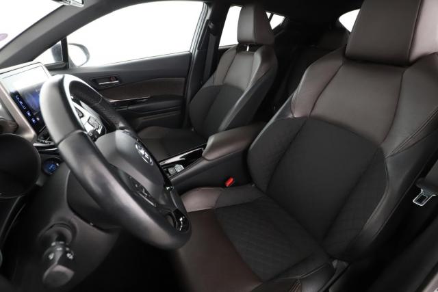 Toyota C-Hr image 8