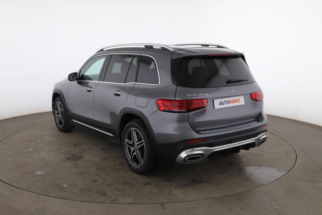 Mercedes Benz Glb image 2