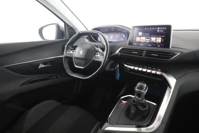 Peugeot 3008 image 3
