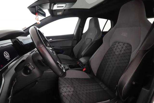 Volkswagen Golf image 8