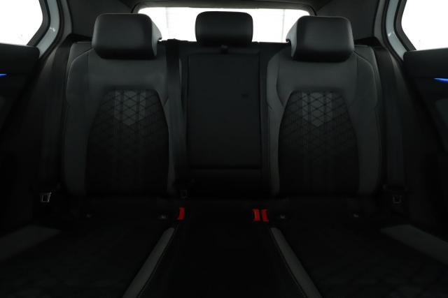 Volkswagen Golf image 6