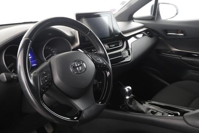 Toyota C-Hr image 8