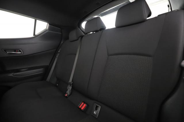 Toyota C-Hr image 9