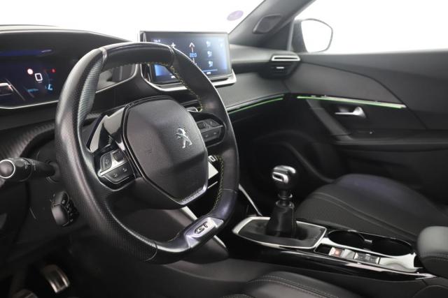 Peugeot 2008 image 2