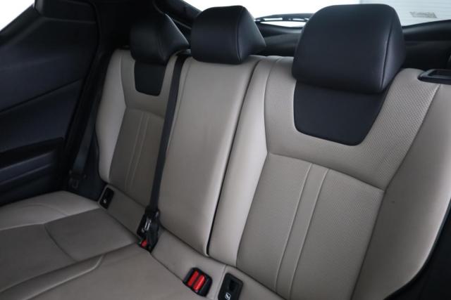 Toyota C-Hr image 1
