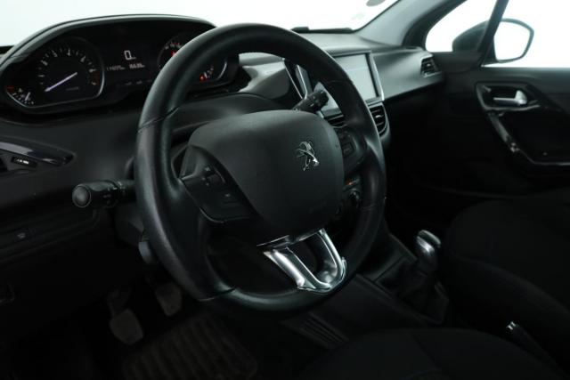 Peugeot 208 image 3