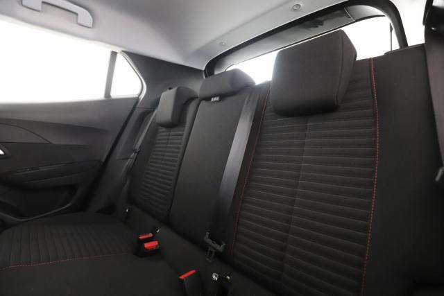 Peugeot 2008 image 8
