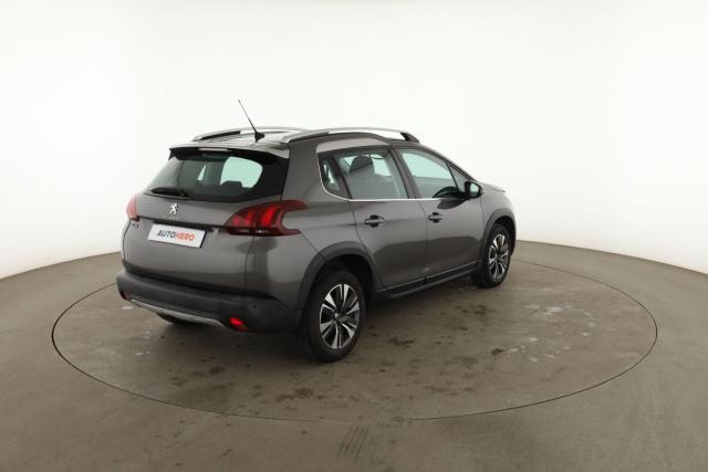 Peugeot 2008 image 2