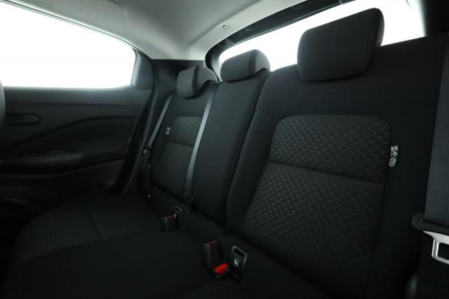 Nissan Juke image 7