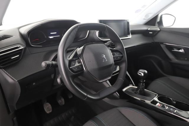 Peugeot 2008 image 8