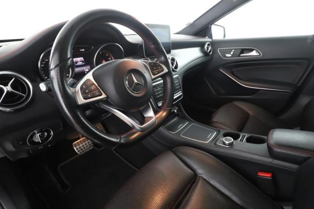 Mercedes Benz Gla image 9