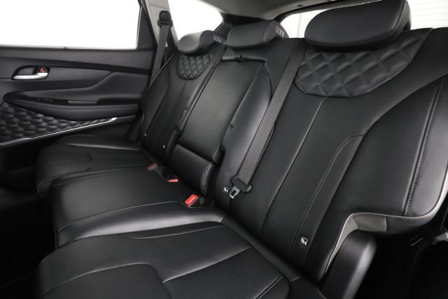 Hyundai Santa Fe image 8