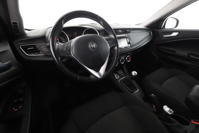 Alfa Romeo Giulietta image 2