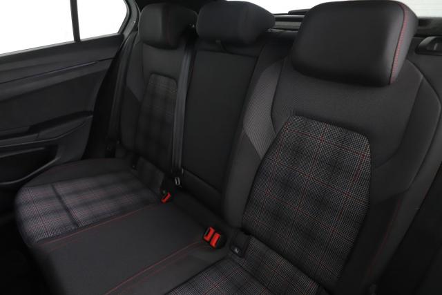 Volkswagen Golf image 8