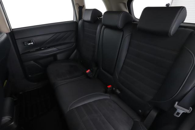 Mitsubishi Outlander image 7