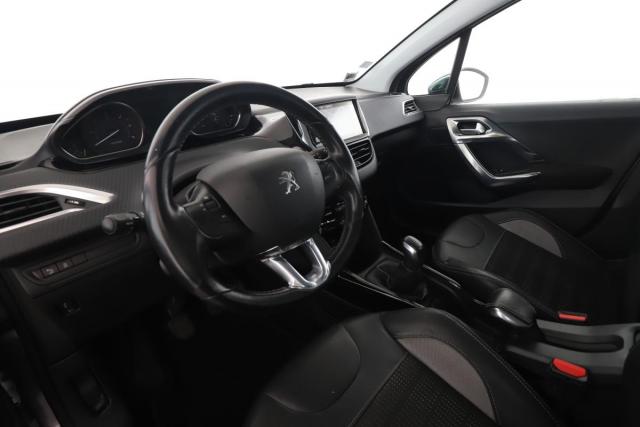 Peugeot 2008 image 3