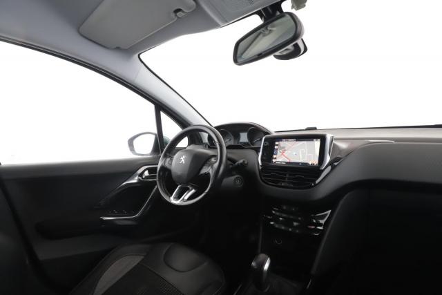 Peugeot 2008 image 7
