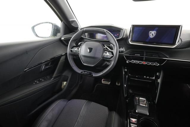 Peugeot 208 image 8
