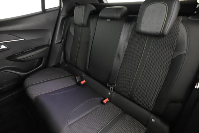 Peugeot 2008 image 2