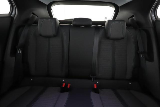 Peugeot 2008 image 8